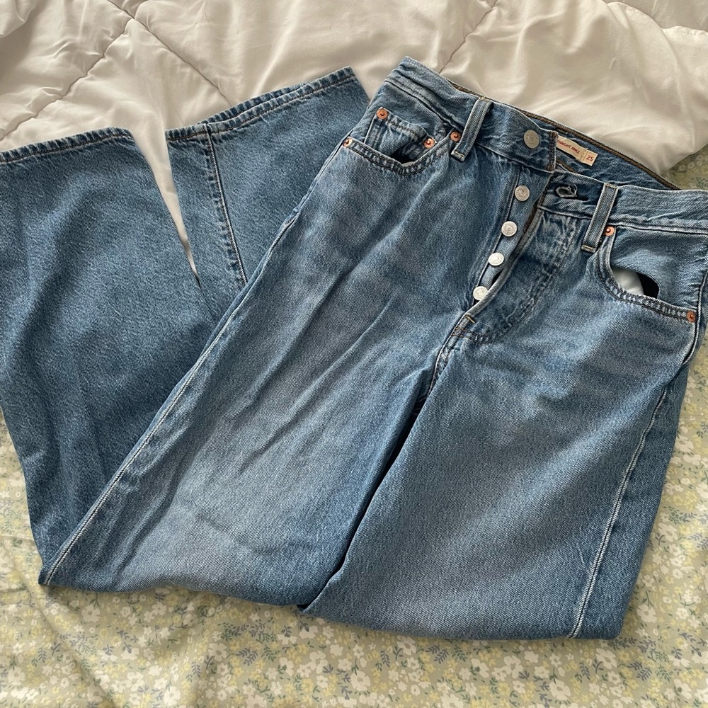 Levi’s Ribcage Straight Ankle Jeans